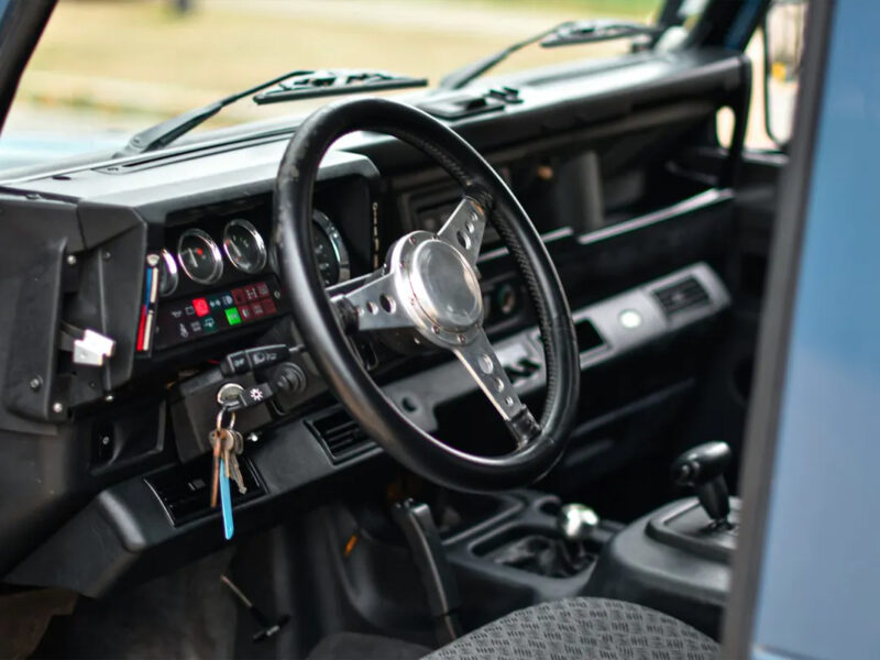 Land Rover Defender 90 V8 *North American Specification*